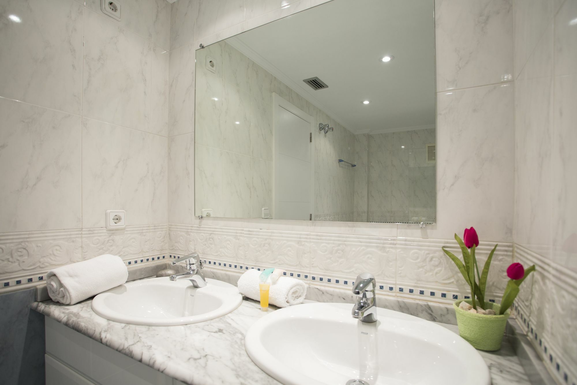 ולנסיה Singularstays Alameda מראה חיצוני תמונה